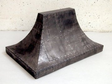 Forma de silenci residual 49 x 31 x 24'5 cms. Plom 2004_w600_h450